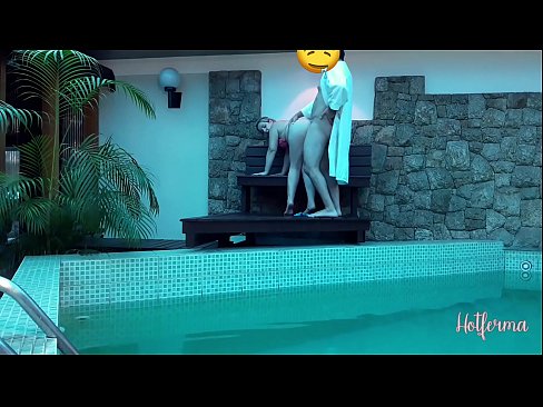 ❤️ Sjef inviterer hushjelp til bassenget, men kunne ikke motstå en varm ❤️ Superporno på porno no.stroybassein.ru ❌